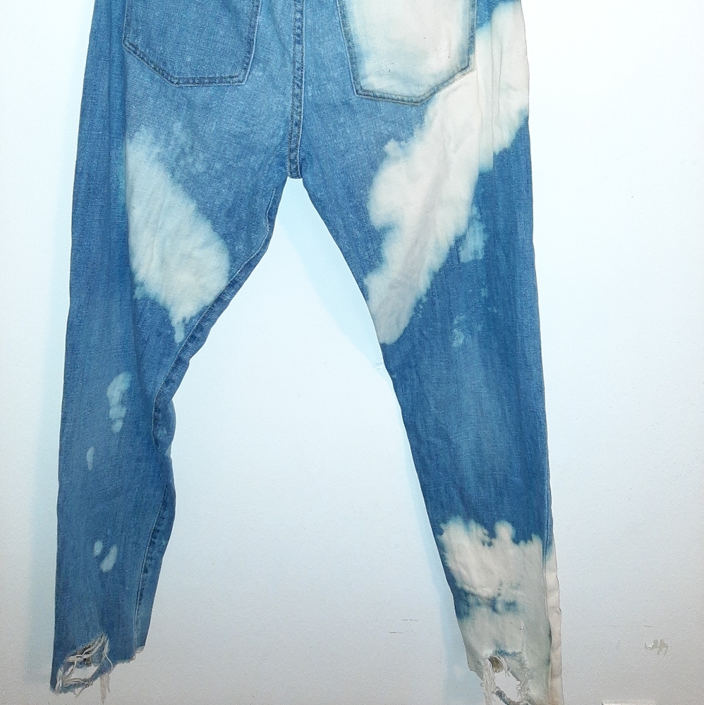 Customize DENIMS - Picture 2 of 3